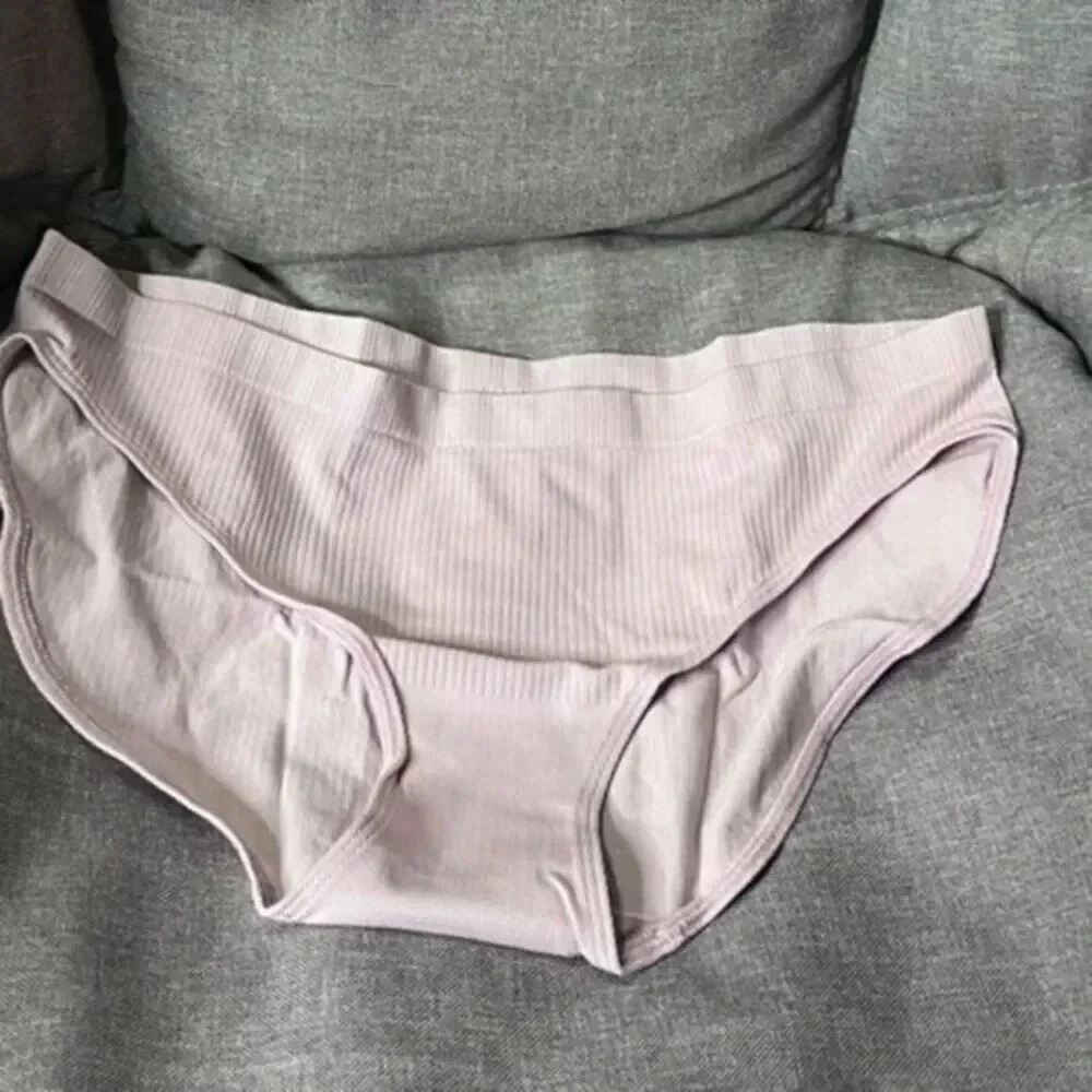VICTORIA’S Secret Seamless Rib Bikini Paleberry Color